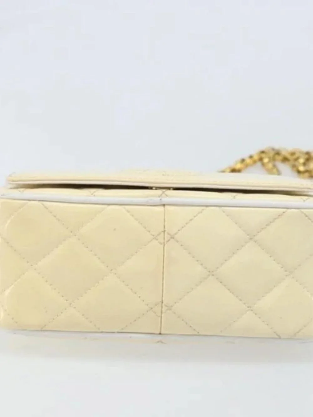 CHANEL Chain Shoulder Bag Patent leather Beige Gold CC Auth ka3145